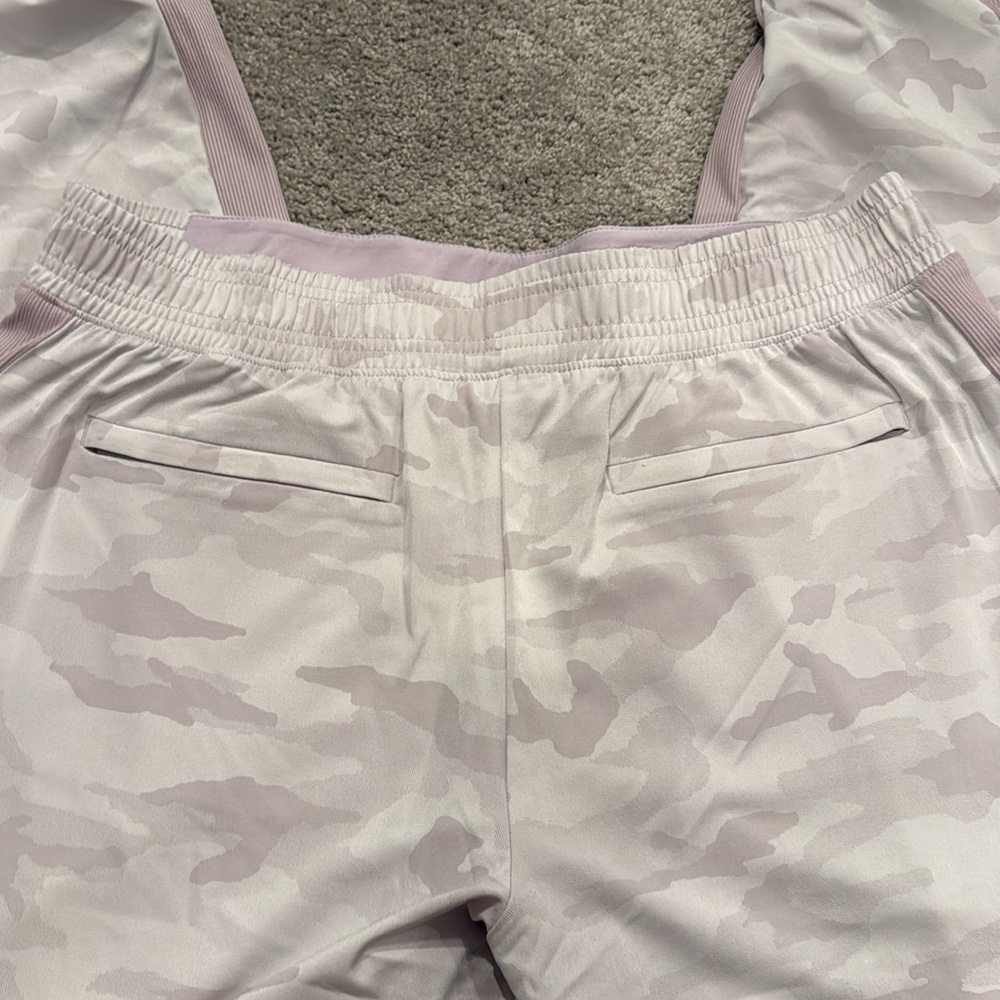 Mauve camo Athleta joggers - Picture 6 of 6